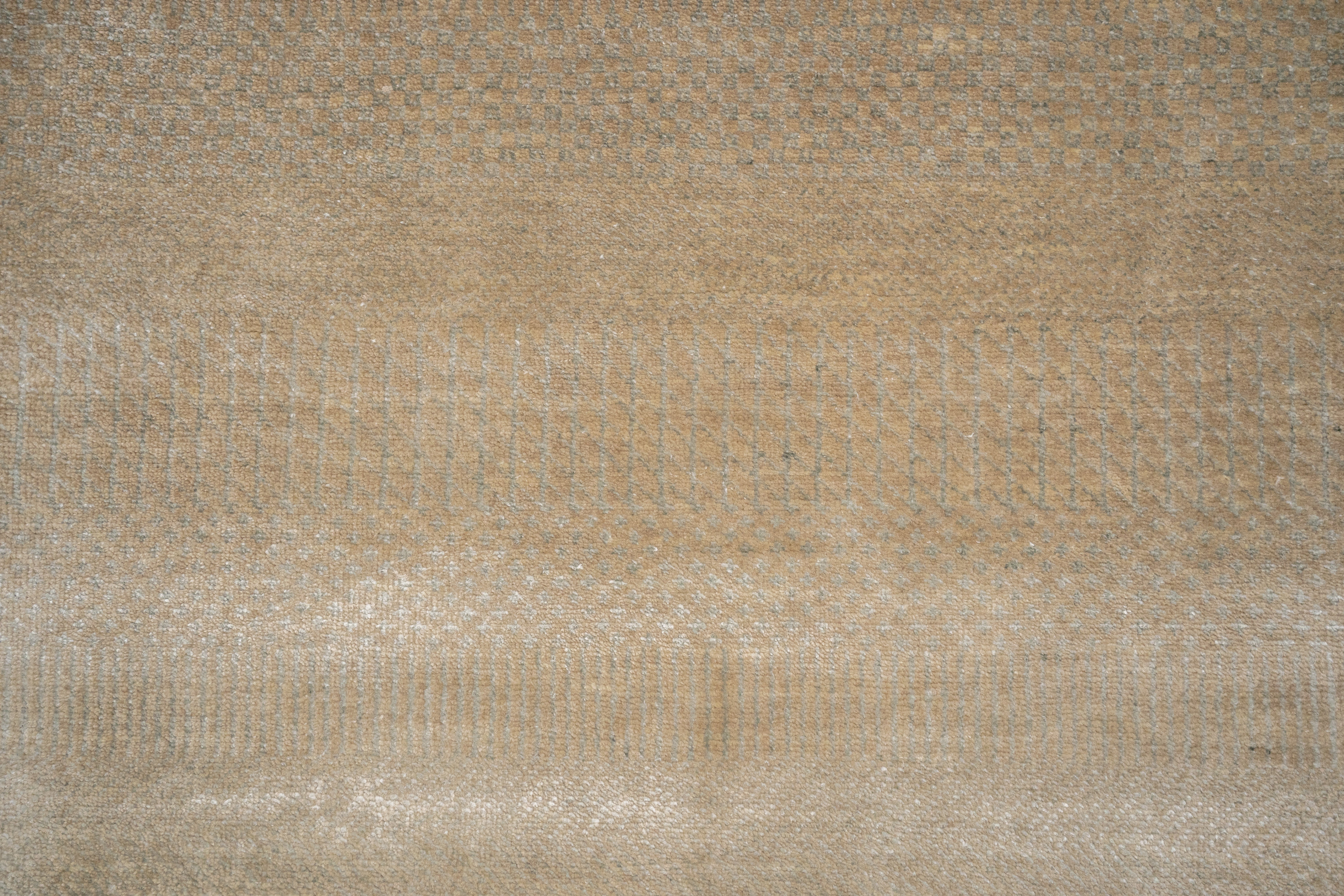 Handknotted Carpet, DIA- 1051 MCN, Camel & Granite Gray